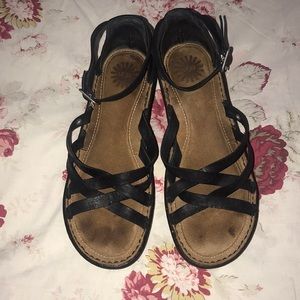 Ugg wedges size 9 leather